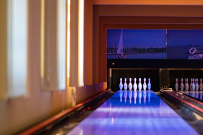 Siófoki szálloda bowling pályája a Hotel Azúr Prémium szállodában - ✔️ Azúr Prémium Hotel***** Siófok - elegáns panorámás wellness hotel Siófokon félpanzióval