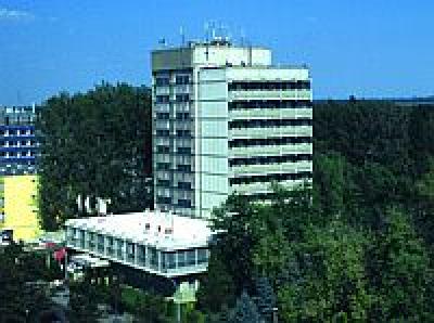 Hotel Hőforrás - 3 csillagos szálloda Hajduszoboszlón - ✔️ Hotel Hőforrás Hajdúszoboszló - termál szálloda közel a gyógyfürdőhöz akciós áron