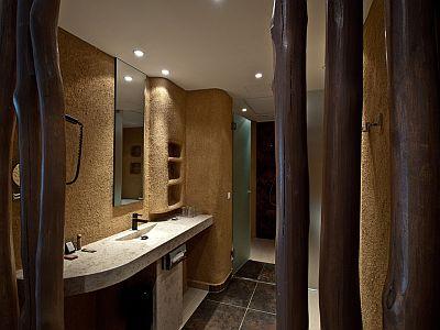 Afrikai stílusú modern fürdőszoba a Hotel Bambarában Felsőtárkányon, a Bükkben - Hotel Bambara Felsőtárkány**** - Akciós wellness hotel Felsőtárkányban