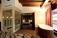 Cascade Hotel jacuzzis és szaunás lakosztálya Demjénben luxust kedvelőknek