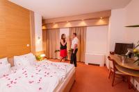 ✔️ Hotel Corvus Aqua elegáns hotelszobája Gyopárosfürdőn