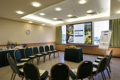 Konferenciaterem és tárgyalóterem bérlés - ✔️ Hotel Arena**** Budapest - akciós wellness szálloda a Vásárváros és a Stadionok közelében