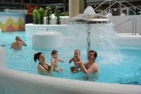 ✔️ Aquapolis Élményfürdő szállással a Hotel Forrásban