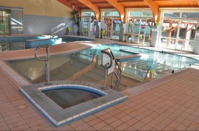 ✔️ Hotel Hajnal saját gyógyvizes medencéje Zsóry fürdőn - ✔️ Hotel Hajnal Mezőkövesd*** ✔️ Mezőkövesd gyógyhotel akció