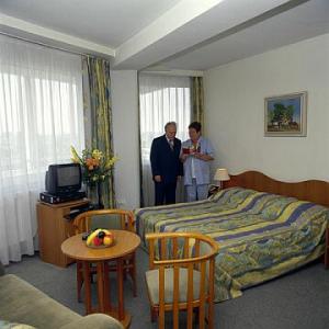 Hotel Nagyerdő kétágyas szobája Debrecenben akciós félpanziós csomagban. - Hotel Nagyerdő Debrecen - Termál és wellness hotel Debrecenben akciós áron
