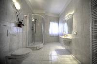 Két Korona Wellness Hotel Balatonszárszó - exkluzív fürdőszoba a szállodában