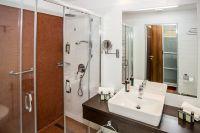 ✔️Bonvital Wellness Hotel Hévíz**** modern fürdőszoba