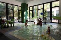 ✔️ Oxigén Wellness Hotel gyerekmedencéje Noszvajon