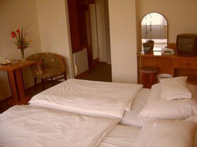 ✔️ Olcsó balatoni szállás Siófokon közel a vízparthoz - ✔️ Hotel Nostra Siófok, Balaton ✔️ Olcsó 3* hotel Siófokon