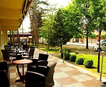 ✔️ Siófoki Nostra Hotel kávézó terasza - ✔️ Hotel Nostra Siófok, Balaton ✔️ Olcsó 3* hotel Siófokon